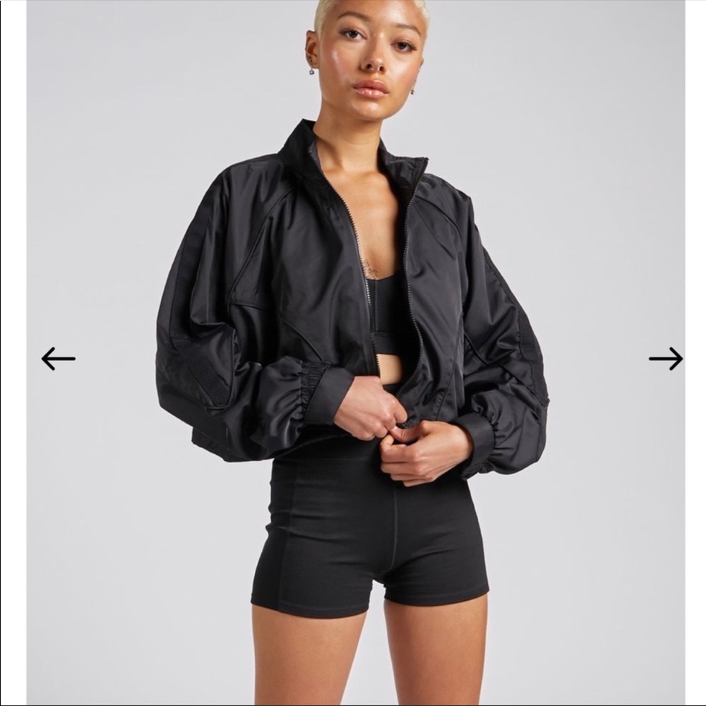 Secndnture Diana Windbreaker